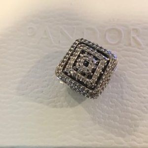 PANDORA Geometric Lines Charm